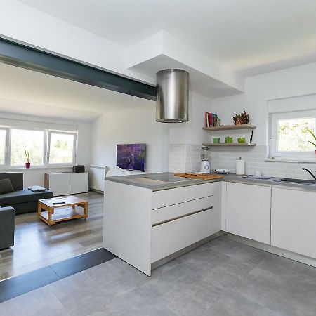 Oliver Art Apartment Πόρετς Εξωτερικό φωτογραφία