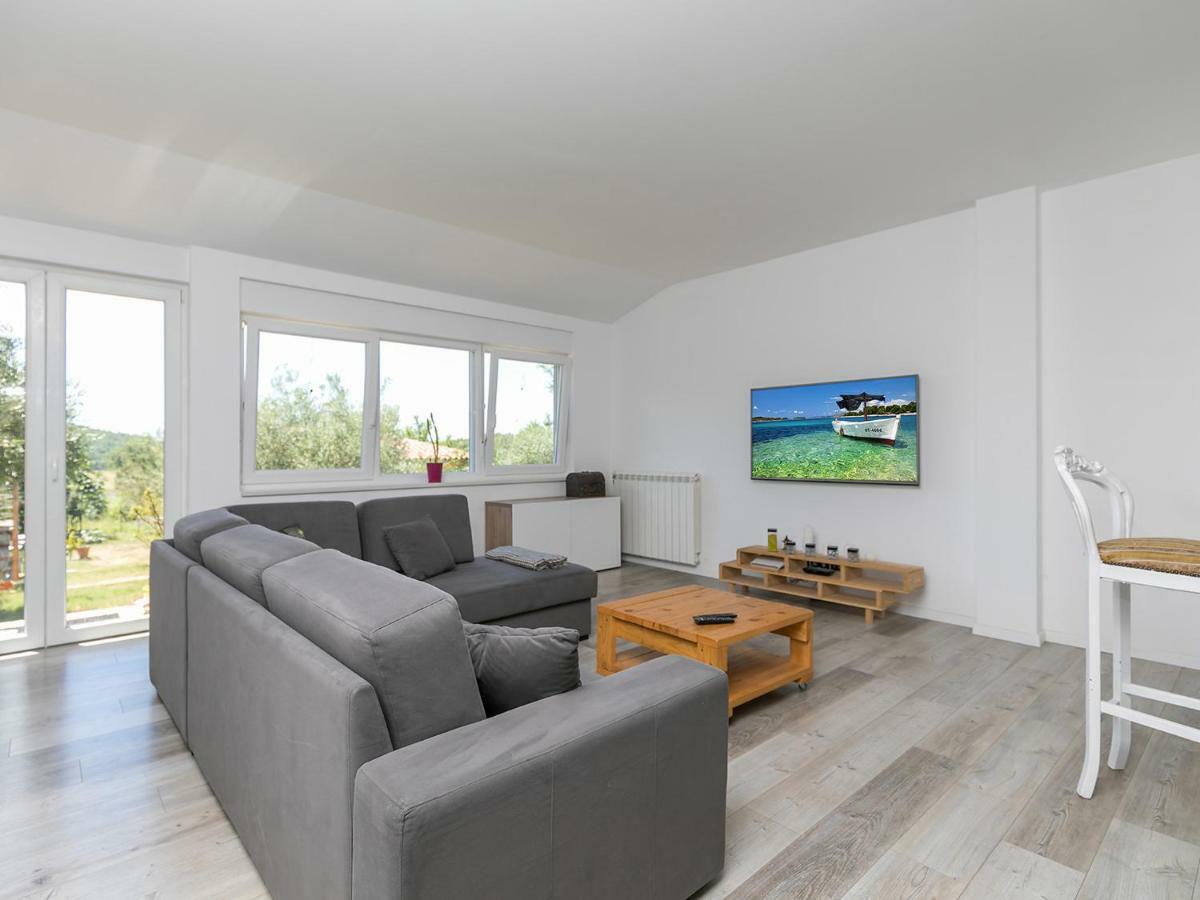 Oliver Art Apartment Πόρετς Εξωτερικό φωτογραφία