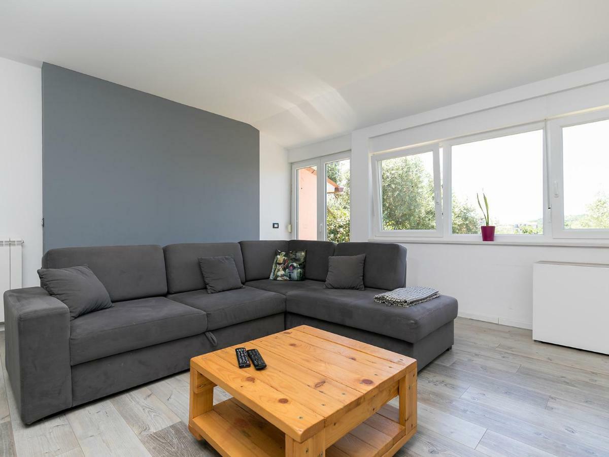 Oliver Art Apartment Πόρετς Εξωτερικό φωτογραφία