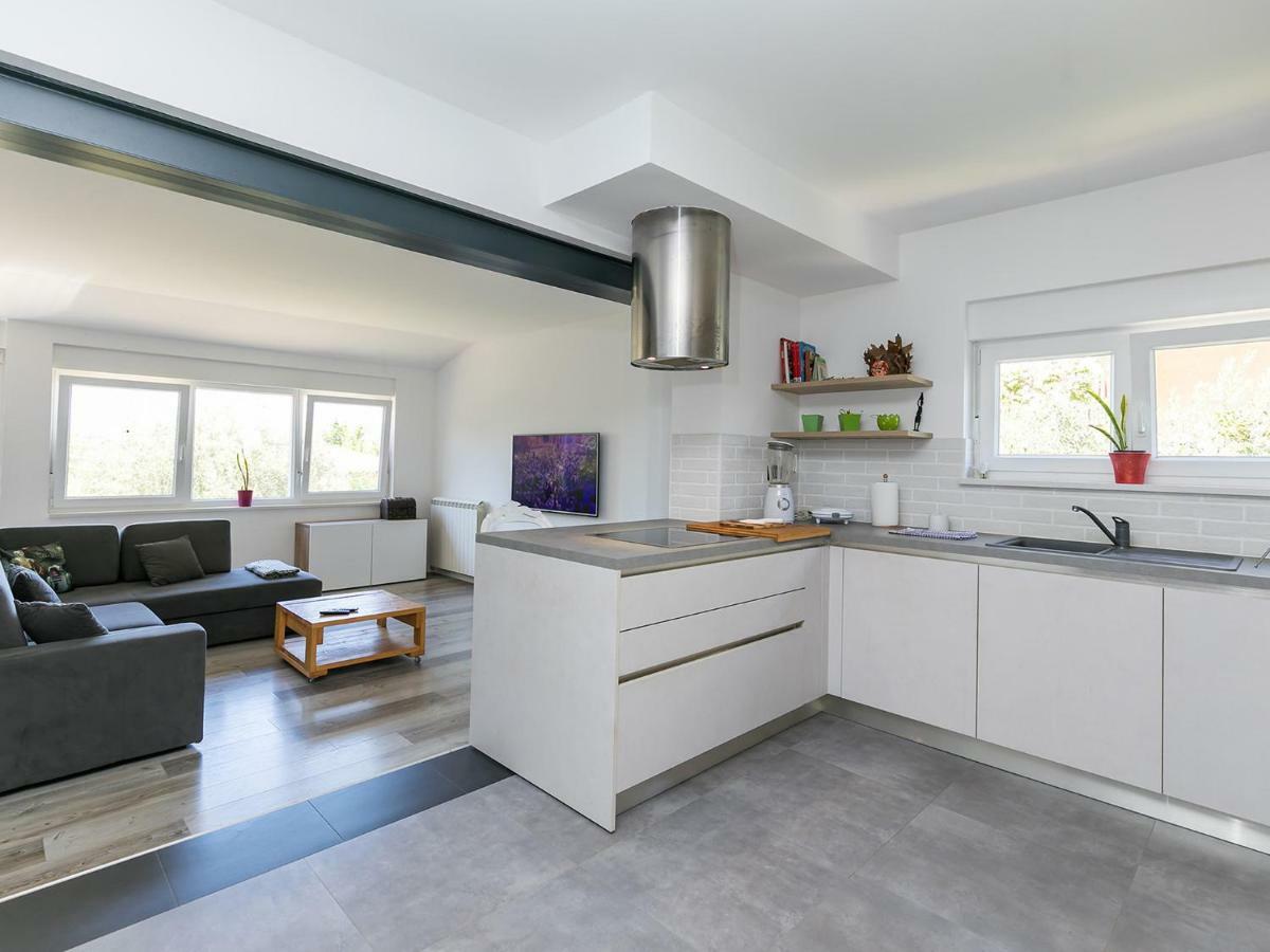 Oliver Art Apartment Πόρετς Εξωτερικό φωτογραφία